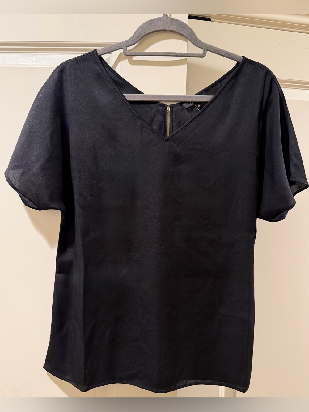 QUINCE Washable Stretch Silk V-Neck Short Sleeve Women's Top Blouse Size S